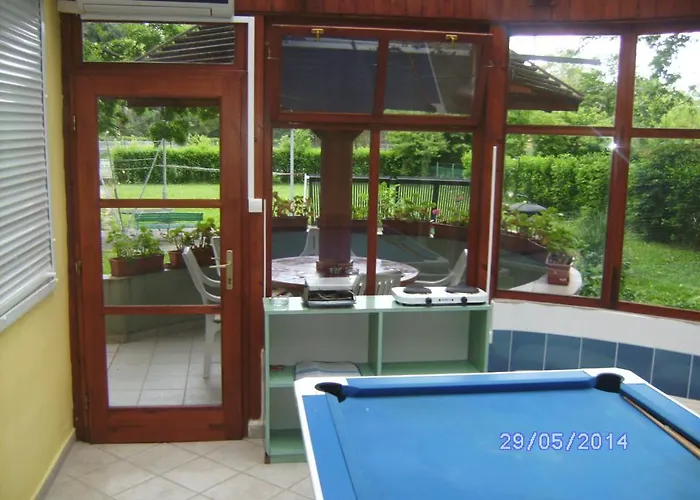 Szemesi באלאטונסארסו