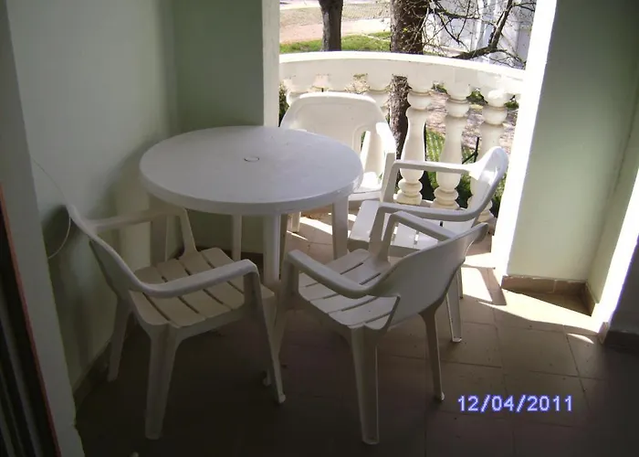 Szemesi בית הארחה